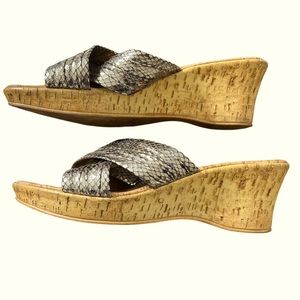 ITALIAN SHOEMAKERS Silver Wedge Size 9